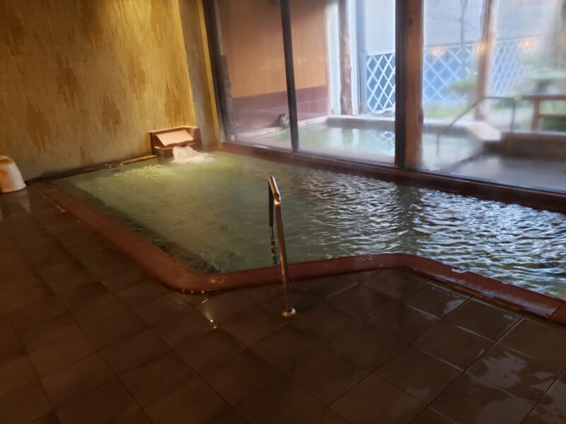 「日高石庭の湯」内風呂